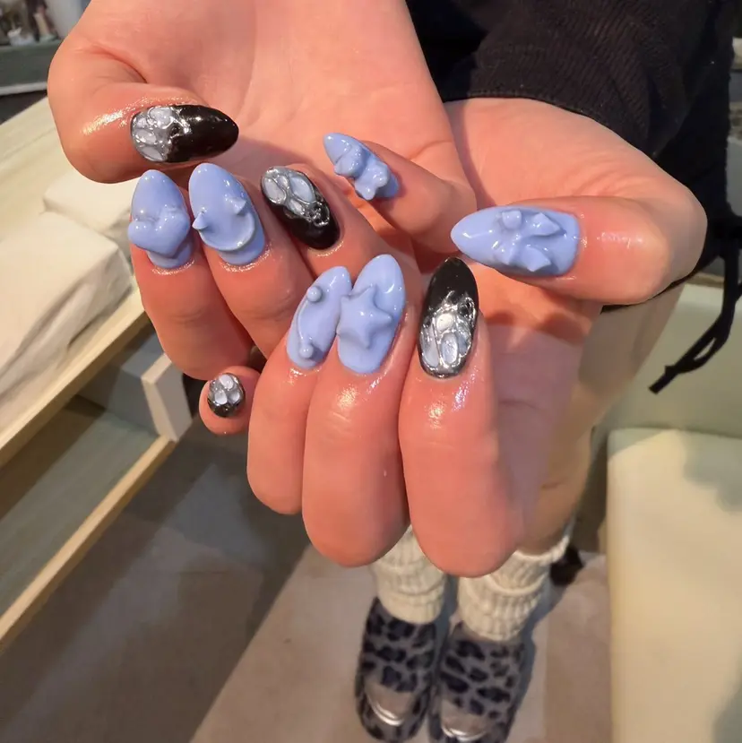 AOI✩⡱ y2kネイルの掲載