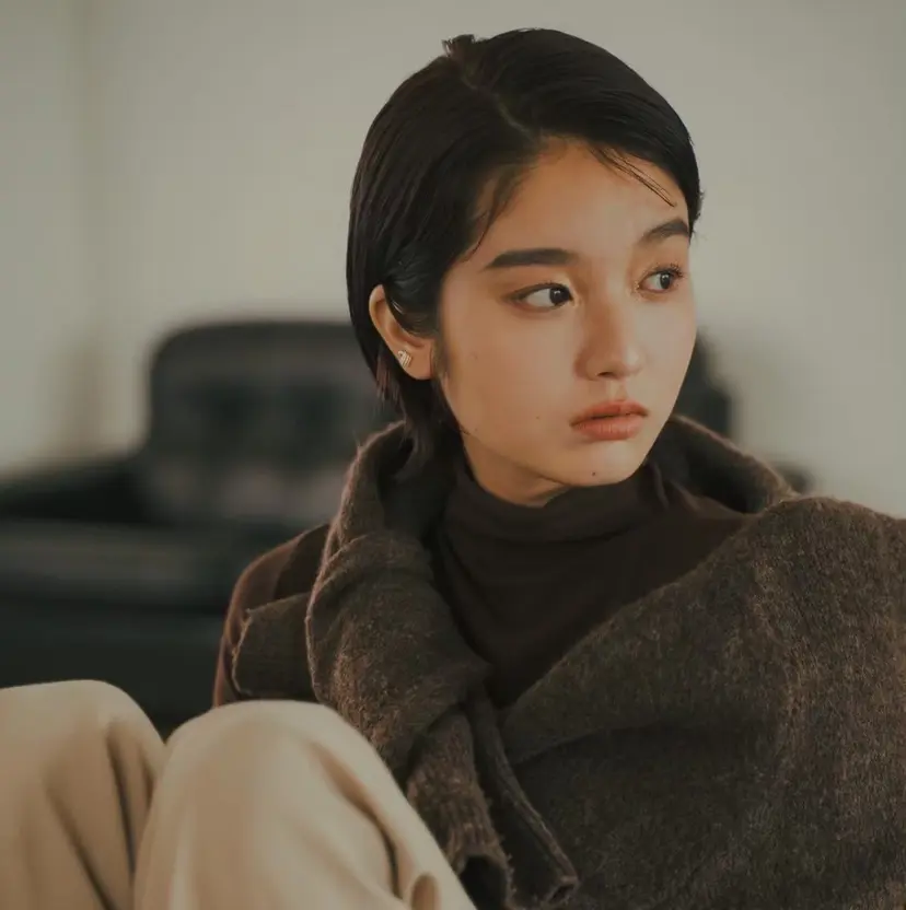 アンニュイヘア/ 顔周りカット/眞弓萌の掲載