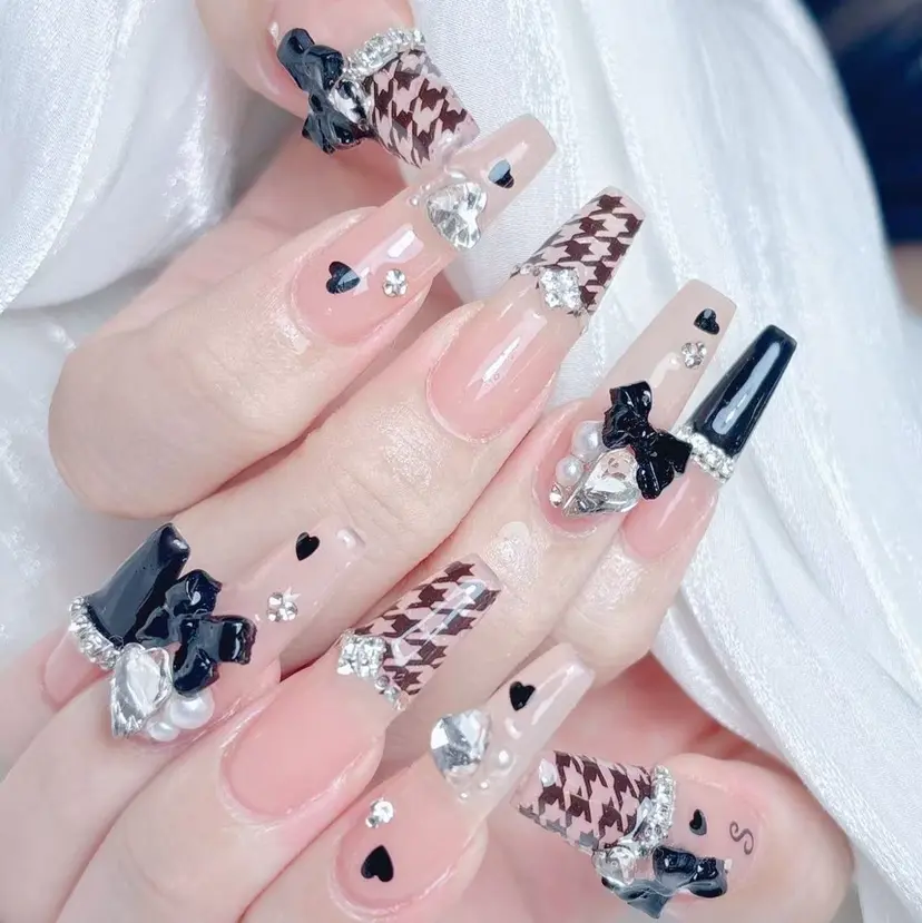 Aura  Nail 長さだし/パラジェルの掲載