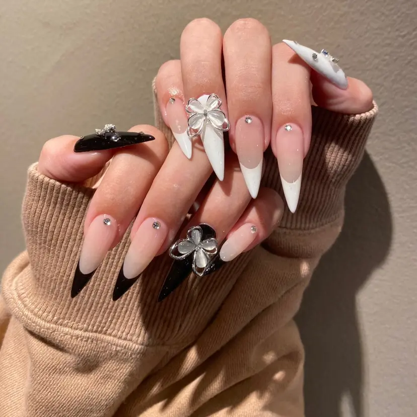 Lily nailの掲載