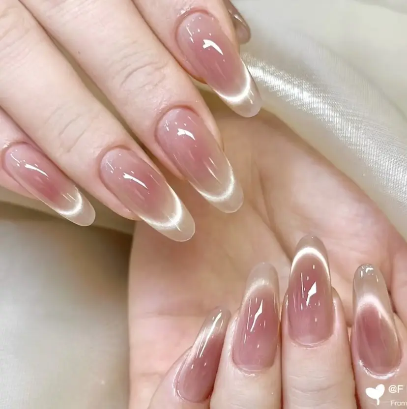 Aura  Nail 長さだし/パラジェルの掲載