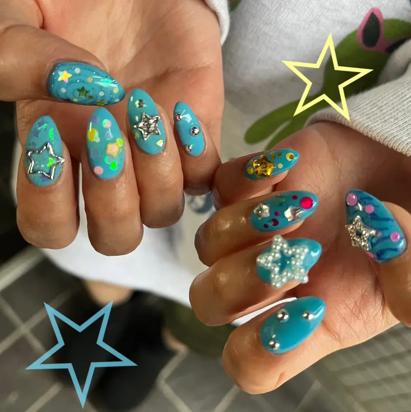 KIRA/ニュアンス ✧個性派ネイル🪄の掲載