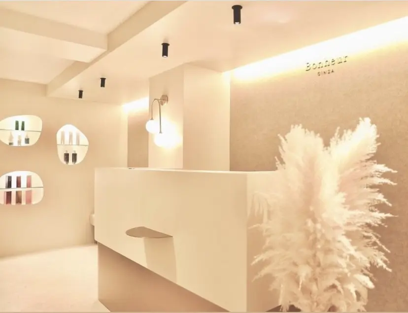 Bonheur銀座 /前田 栞九郎の掲載