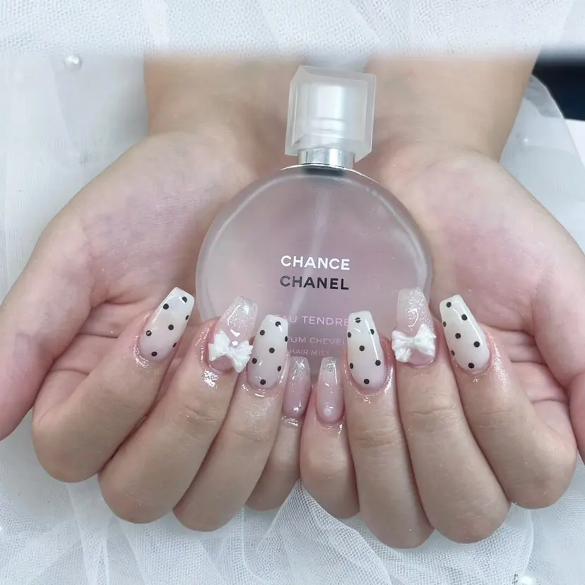 moon nail hikariの掲載