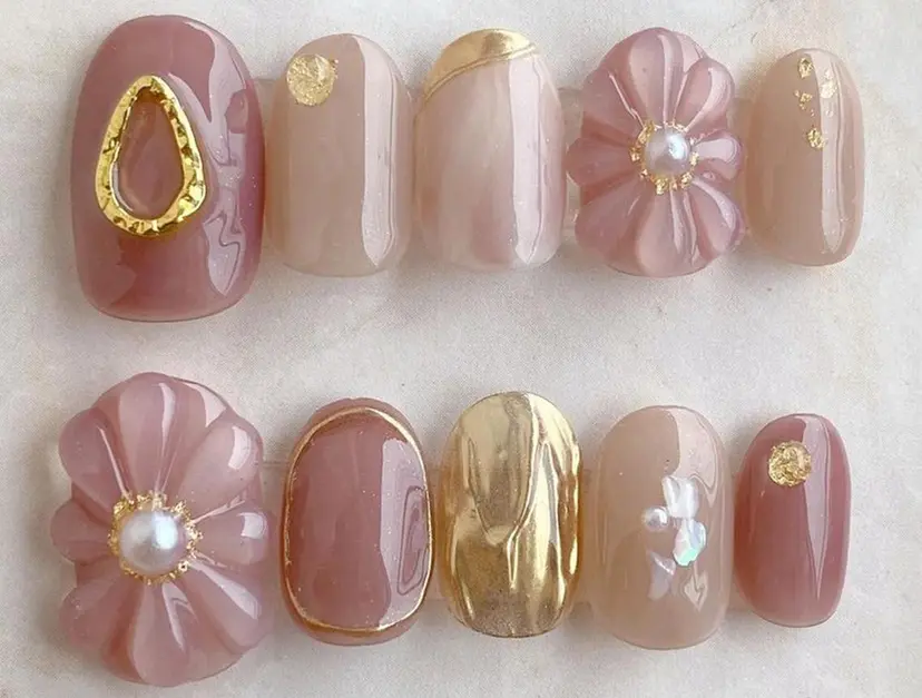 艶々の美爪を〜 【リリアーナ】の掲載