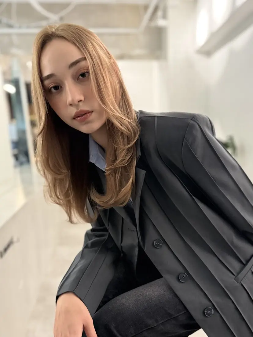 ベージュカラー/長岡 レイヤーカット/コウの掲載