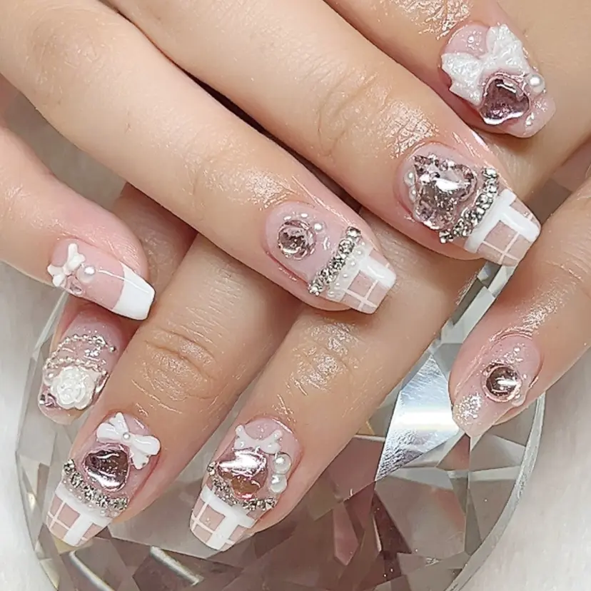 AYU💅ワンホン& 推し活ネイル💕の掲載