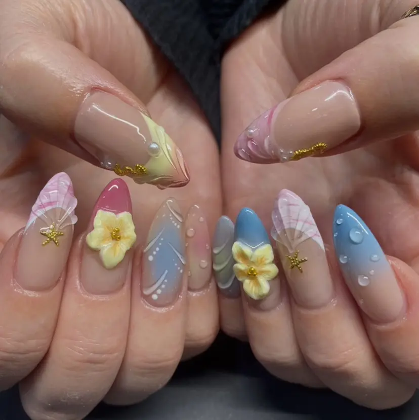 大人かわいいネイル♡ Kikiの掲載