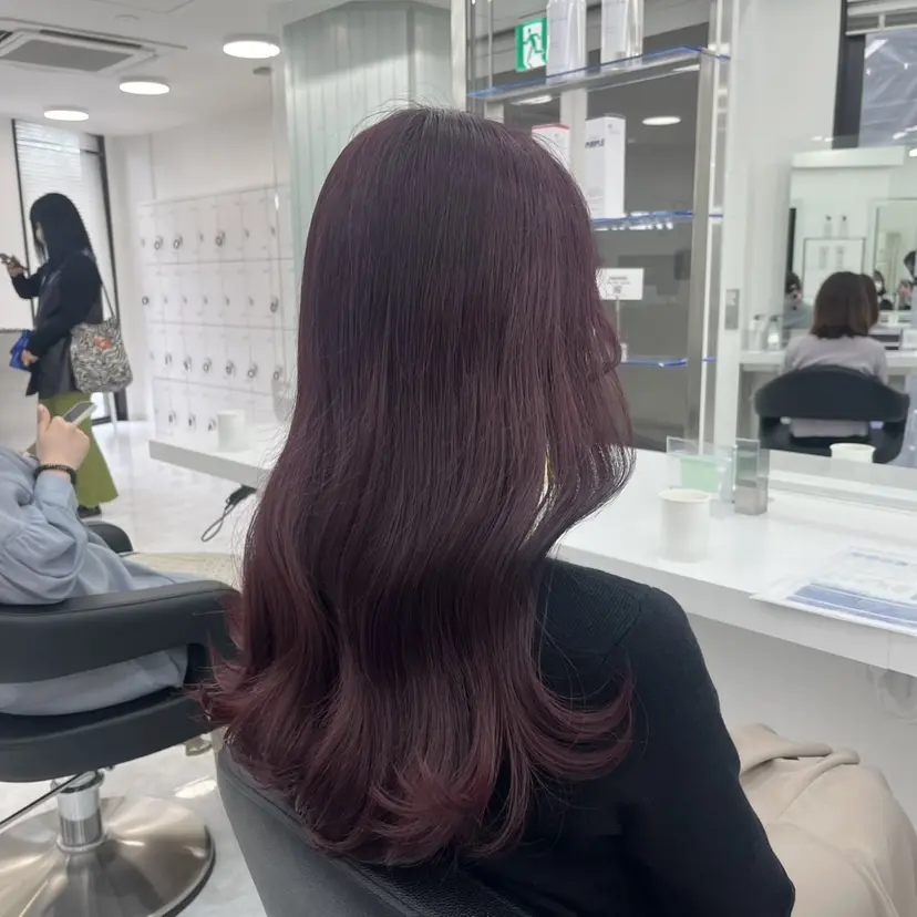 🤍Mei🤍赤み消 し透明感ツヤカラーの掲載