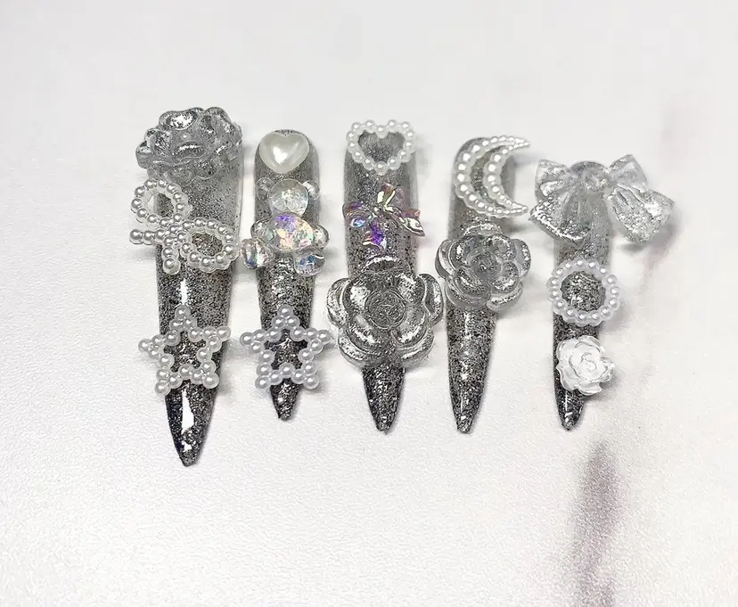 Lily nails studioの掲載