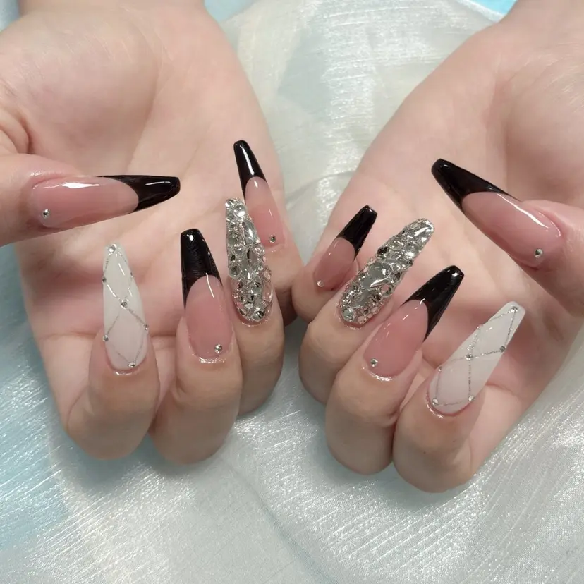 W·mai nail 関内の掲載