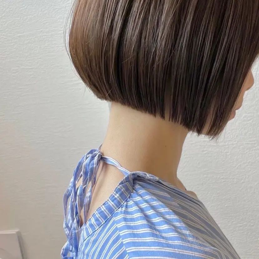 Momo/ショート 切りっぱなしボブの掲載