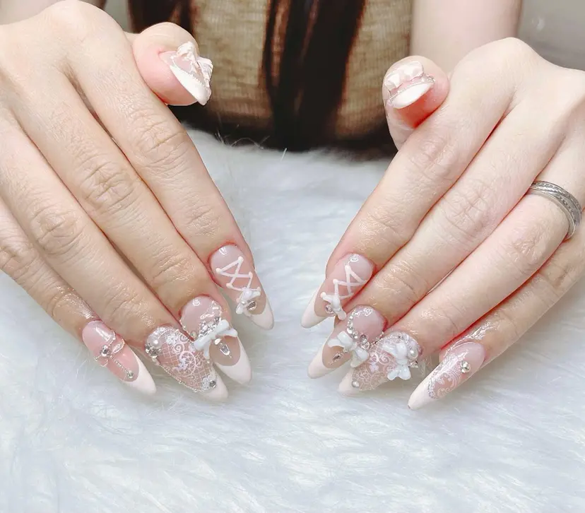 Naomi Nailの掲載