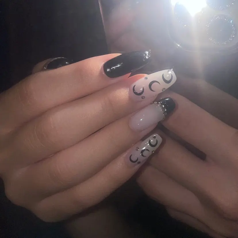 AVANCE. Nanamiの掲載