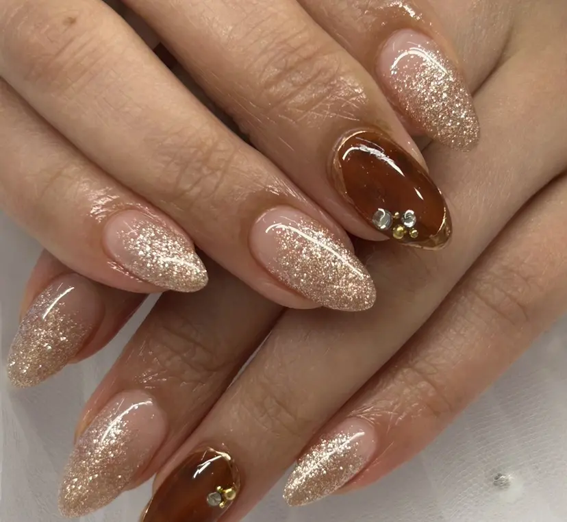 Ayaka. MELL-NAILの掲載