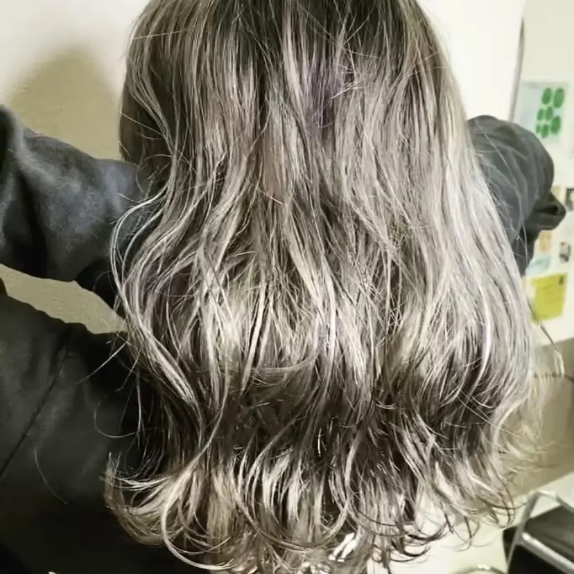 トップスタイリスト 江口 稜亮の掲載