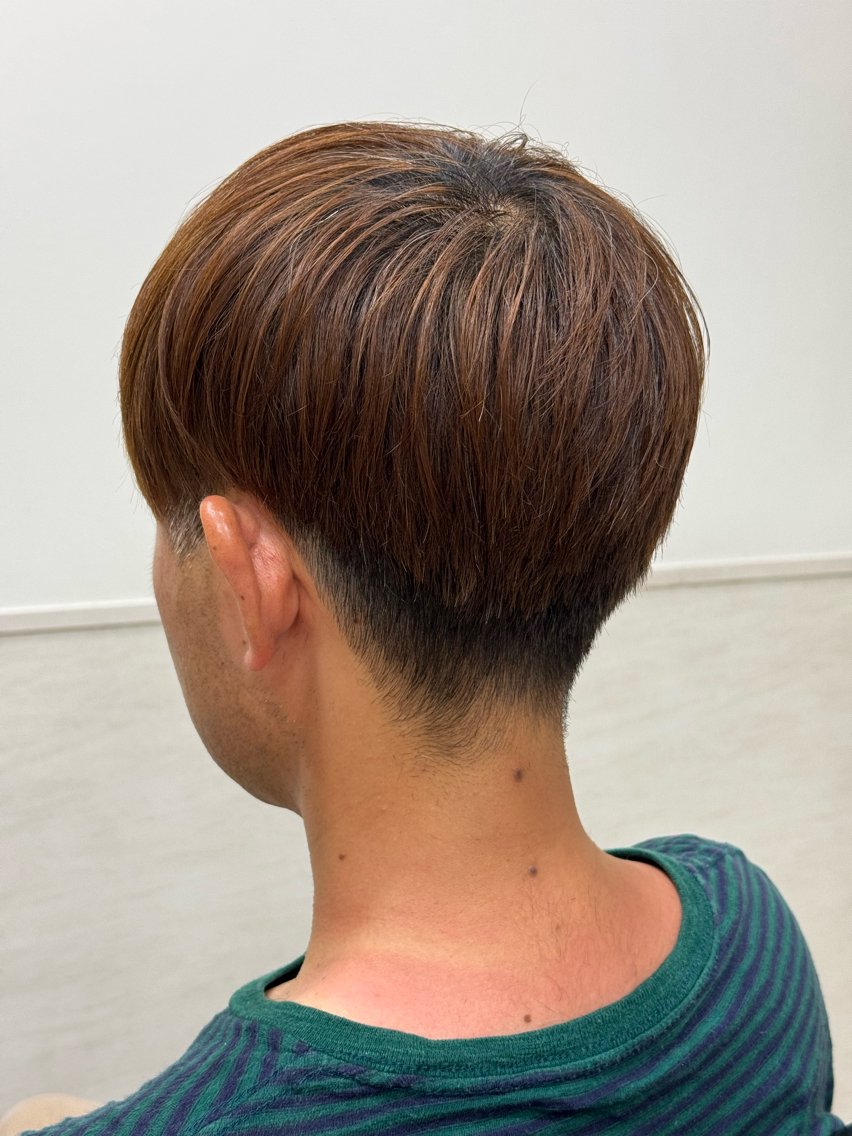 サイドは3mmツーブロック、後ろは3-9mmで刈り上げたマッシュスタイル