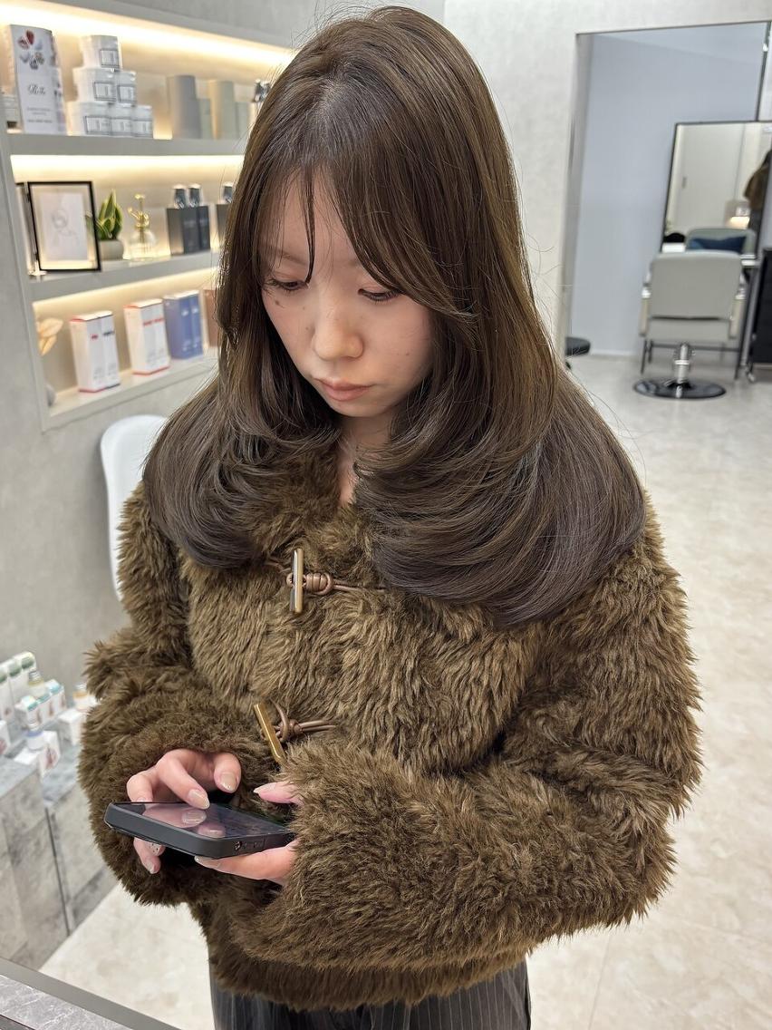 ダークグレージュ】2026年夏人気のダークグレージュのヘアカラー・髪型