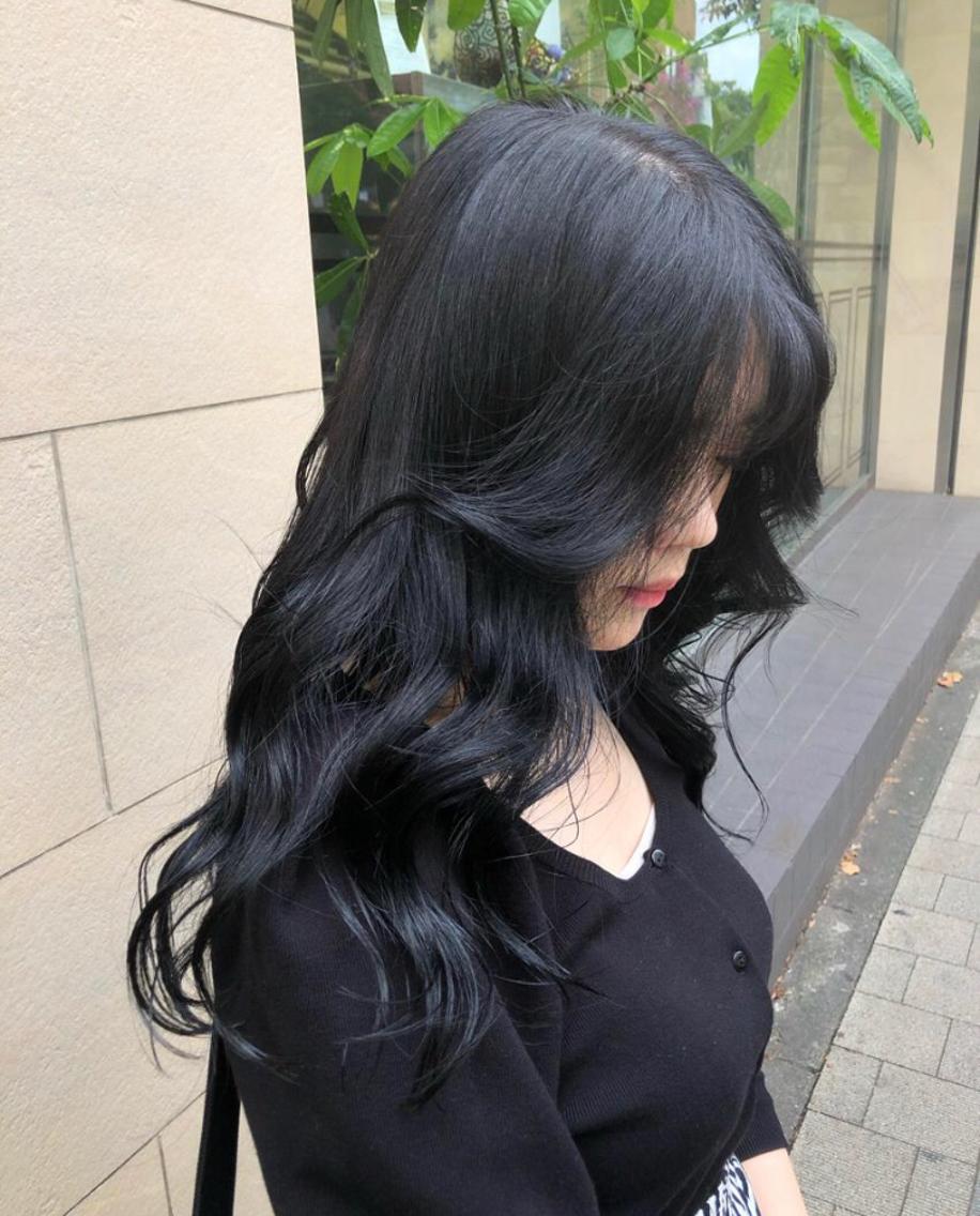 【2021年春】人気の黒髪ヘアカラー・髪色カタログ(3ページ目) |minimo(ミニモ)