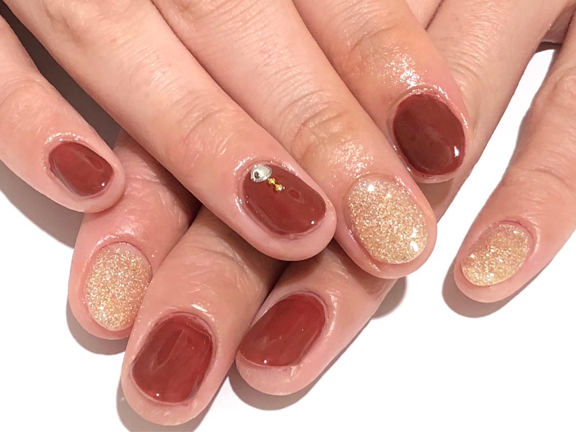 ストーンネイル 21年夏人気のストーンネイルのネイルデザイン ネイルアートカタログ 24ページ目 ミニモ