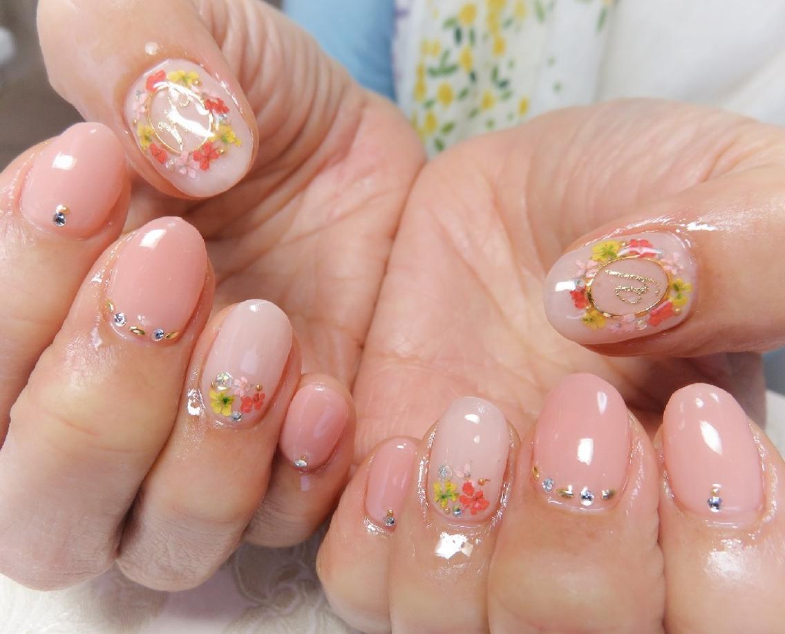 押し花ネイル ローリーズ ジョワ所属 下吹越佳子 のネイルデザイン