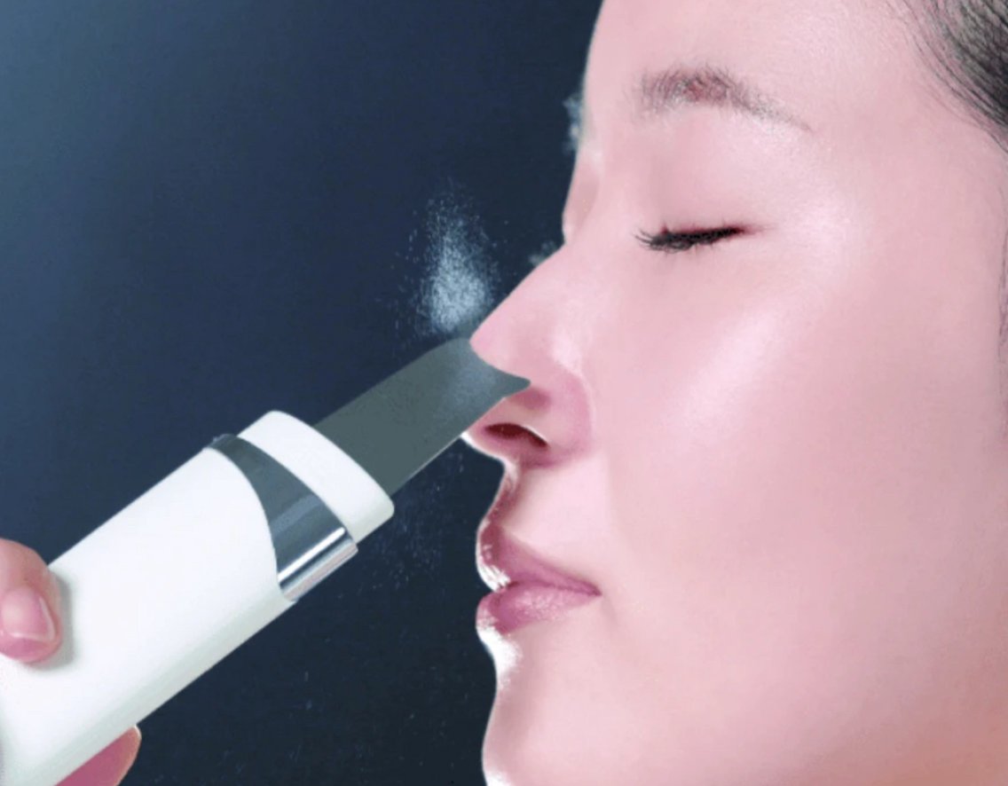 ハリブーストエステ】は、ナリス最高峰の美容液と 最新美顔器