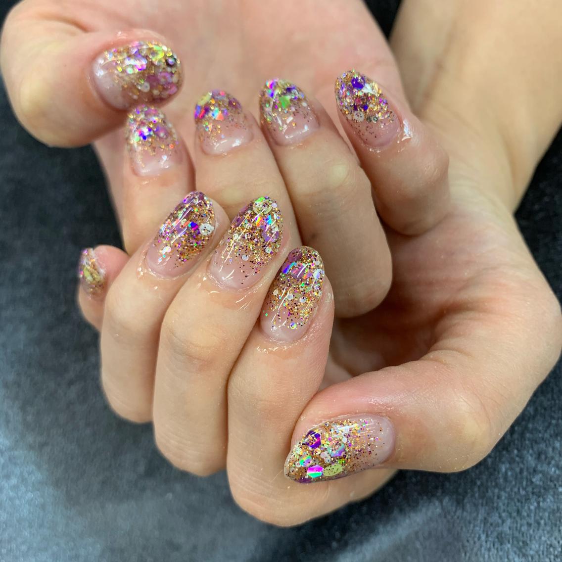 ラメグラデーション|Nail 大阪梅田MAXKELLY所属・一色美沙の