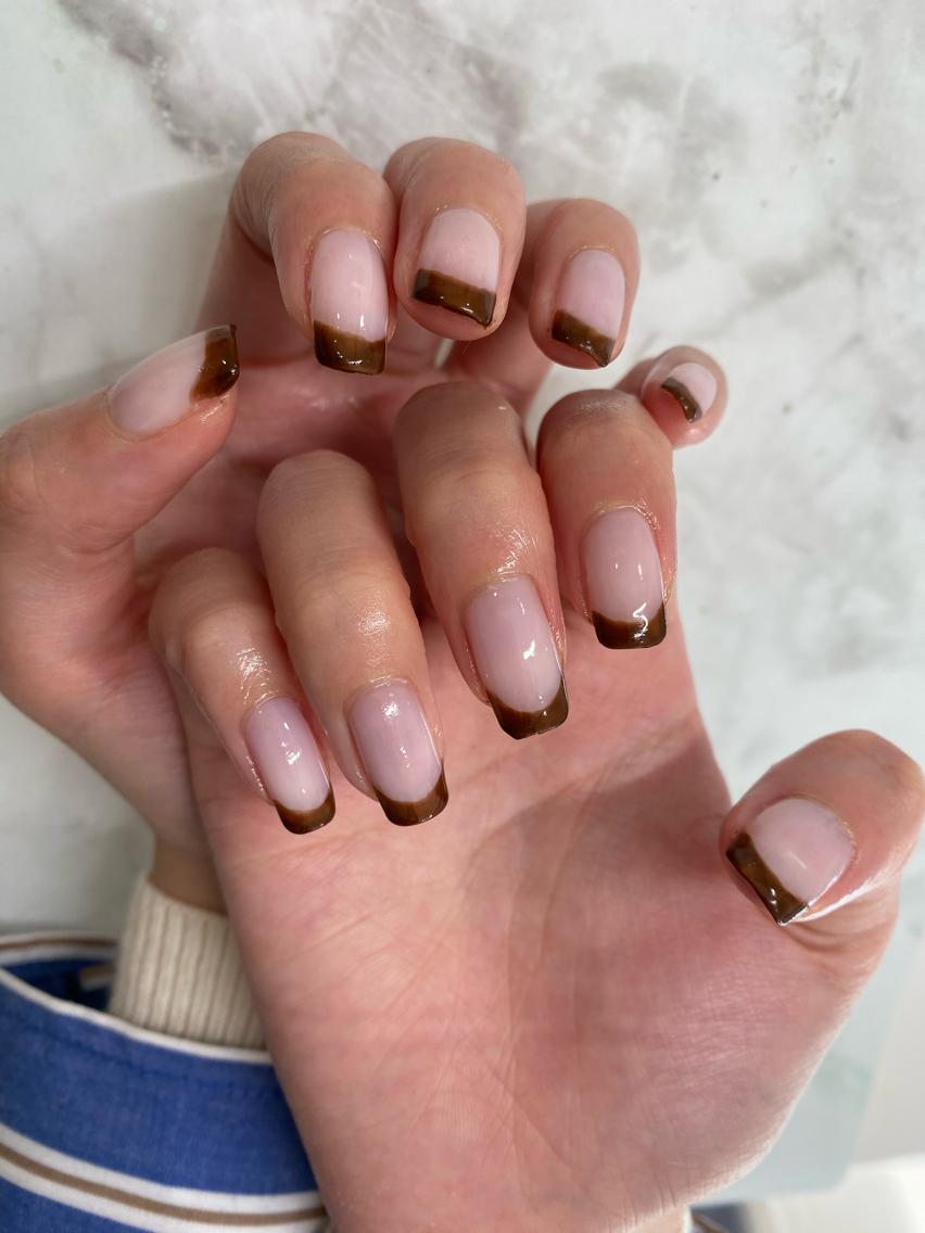 フレンチネイル 21年夏人気のネイルデザイン ネイルアートカタログ ページ目 ミニモ