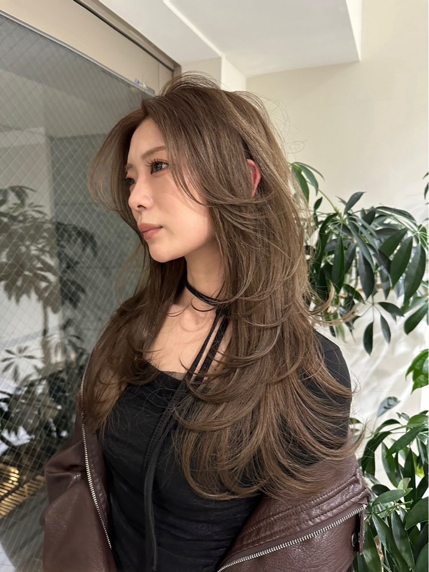 ヘアスタイル・髪型カタログ「赤緑、オレンジ味を抑えたアッシュ系