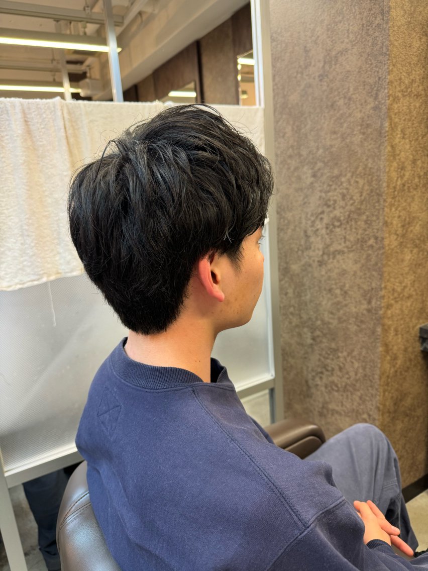 刈り上げずにスッキリしたスタイルです！ 元の毛量が多いですが横は