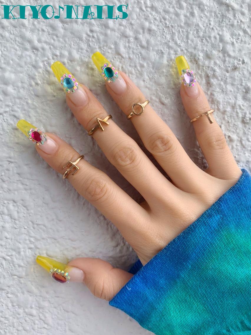 黄色 21年夏人気の黄色のネイルデザイン ネイルアートカタログ 29ページ目 ミニモ