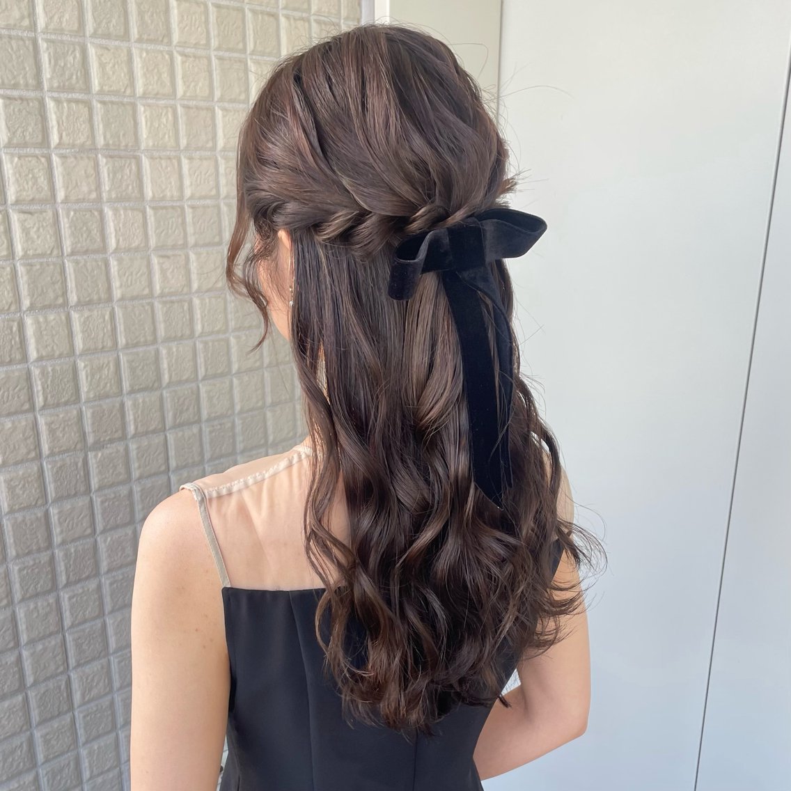 ヘアスタイル・髪型カタログ「上品ツイストハーフアップ #横浜ヘア