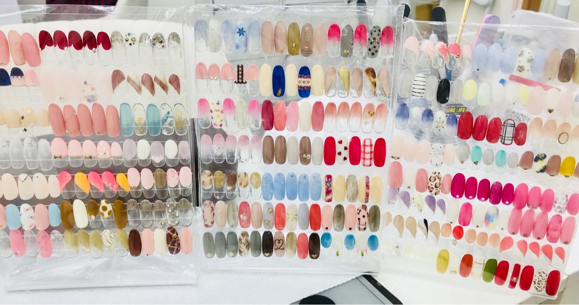 グラデーション 21年夏人気のグラデーション ラメグラデのネイルデザイン ネイルアートカタログ ページ目 ミニモ