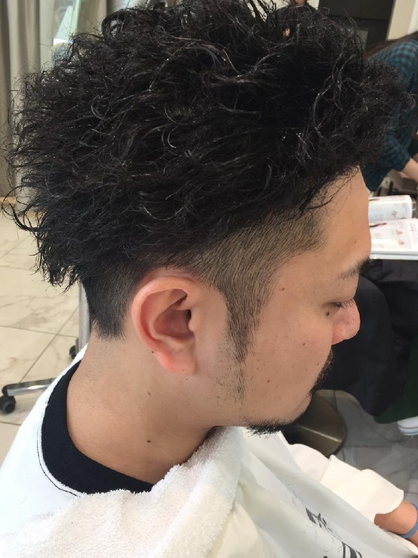 ユニーク刈り上げ メンズ パーマ 最高のヘアスタイルのアイデア