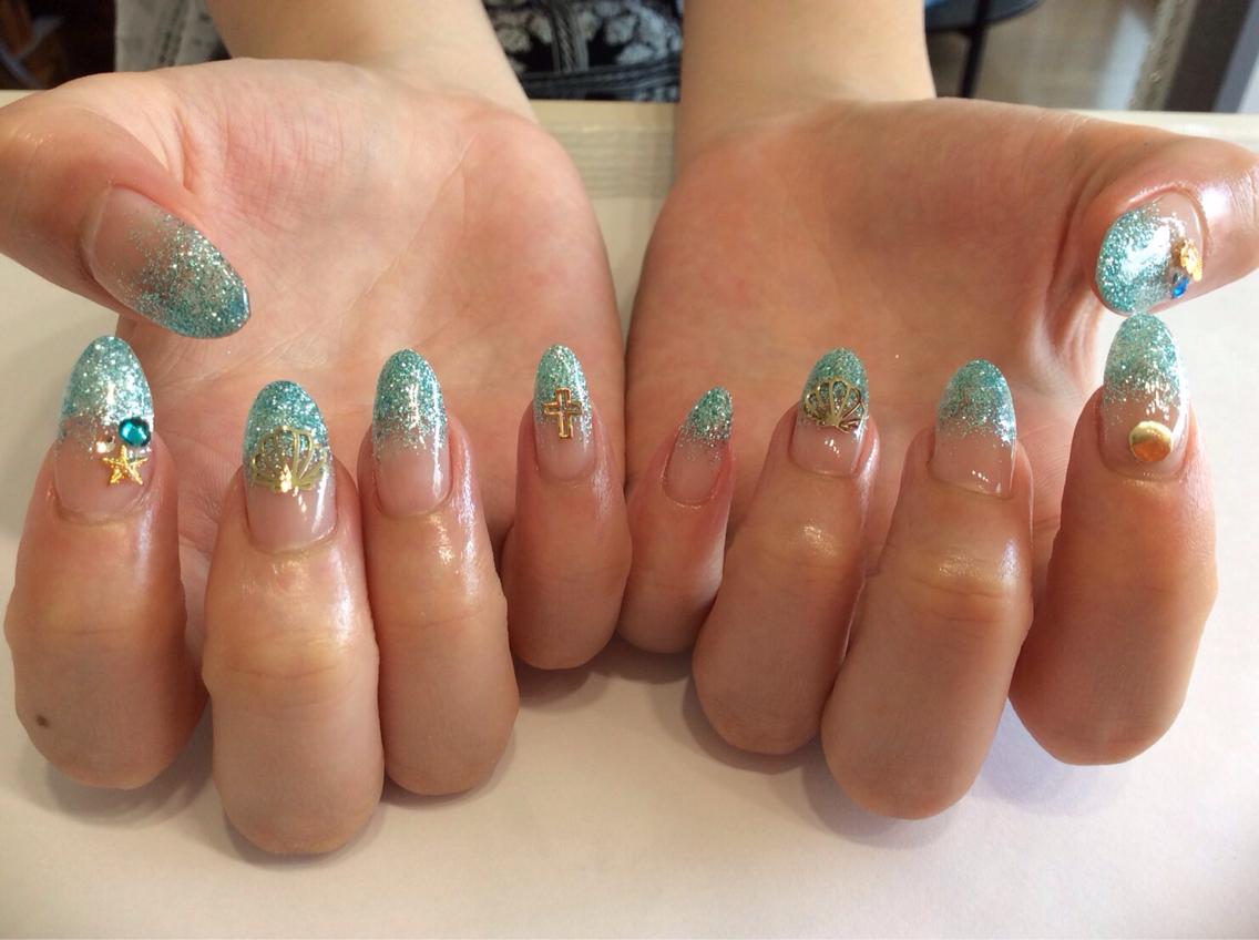 21年冬 人気のグラデーション ラメグラデのネイルデザイン ネイルアートカタログ 33ページ目 Minimo ミニモ