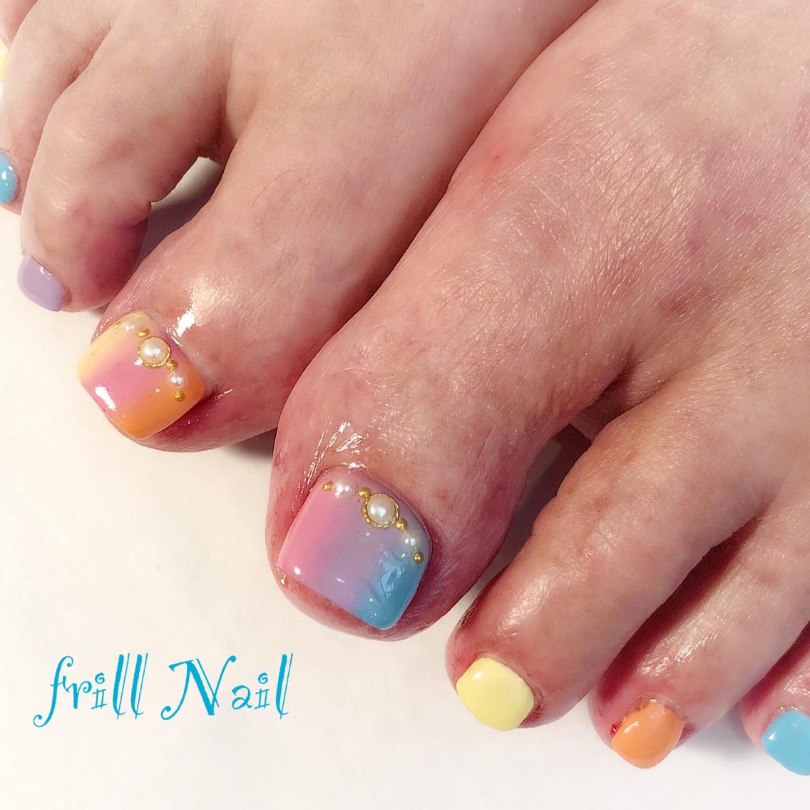 お客様nail パステルカラーでグラデーション 優しい色合いですが