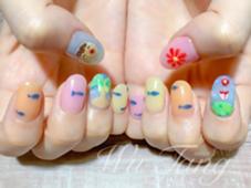 Jo1の鶴房くんをイメージしたシンプルめなネイルです 水色ベースに