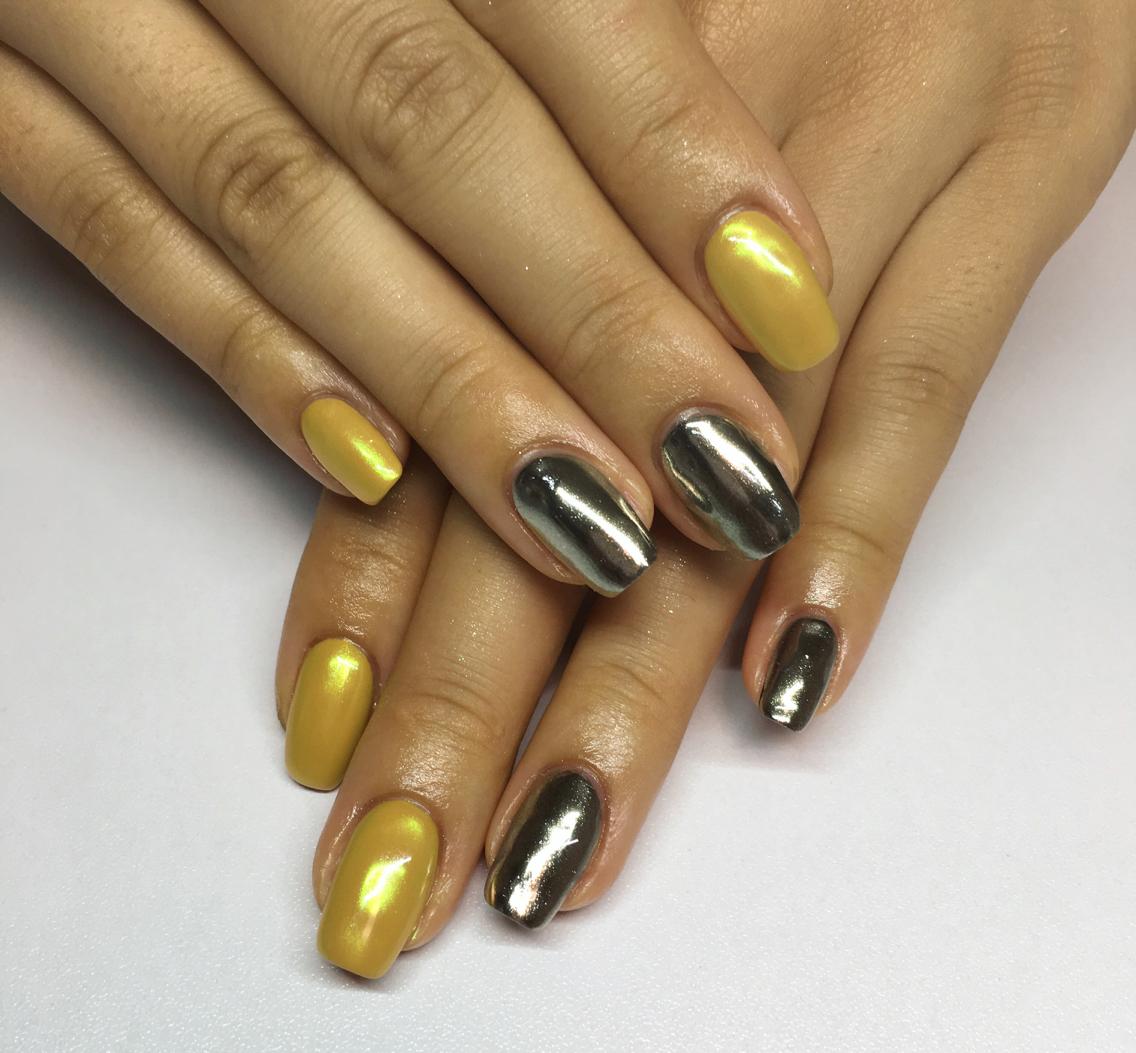 ミラーネイル 21年夏人気のミラーネイルのネイルデザイン ネイルアートカタログ 40ページ目 ミニモ