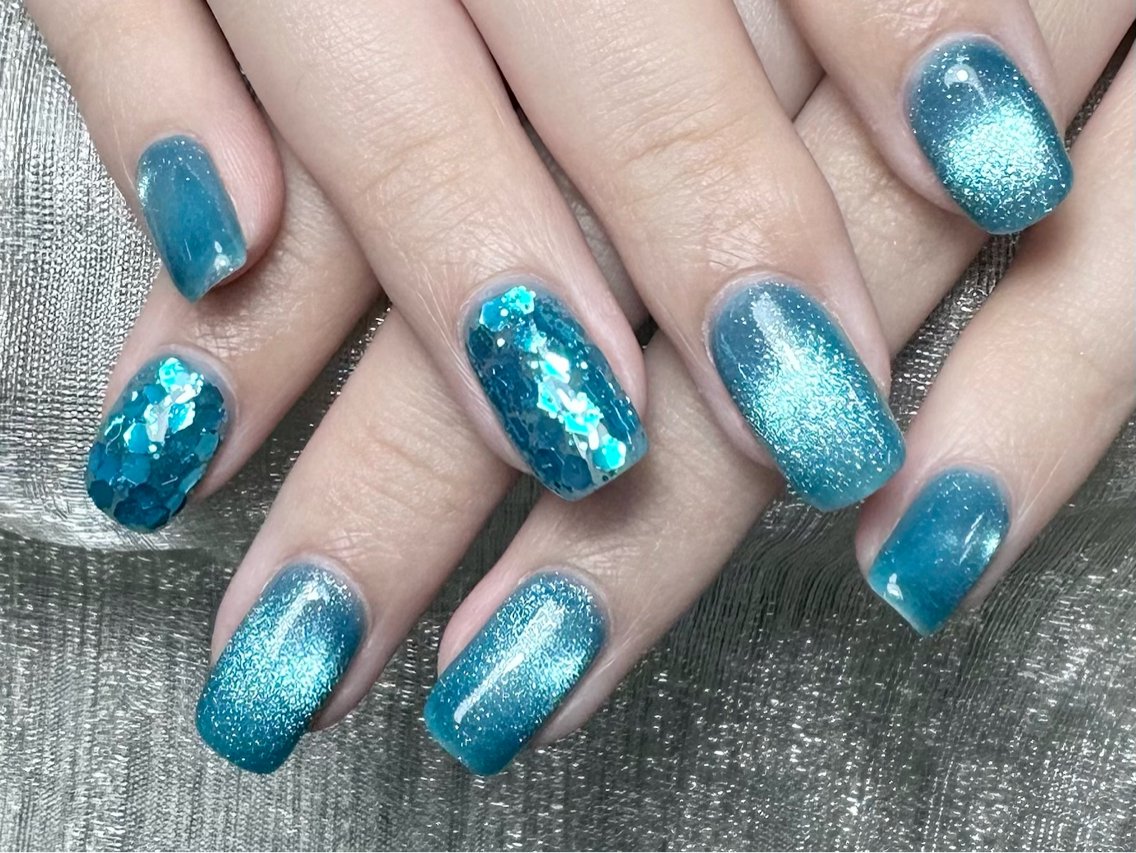 【韓国正規品】FROM THE NAIL フロムザネイルマグネットホログラム PR] 🌀🪐💫 ぐるぐるネイルと魔法陣ネイル💫 ビームみたいに光っ