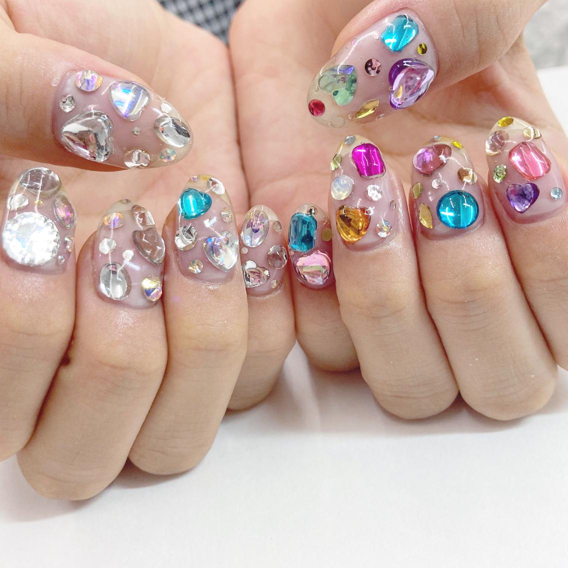 【2020年秋】人気のクリア（透明）ネイルのネイルデザイン・ネイルアートカタログ（7ページ目） ｜minimo（ミニモ）