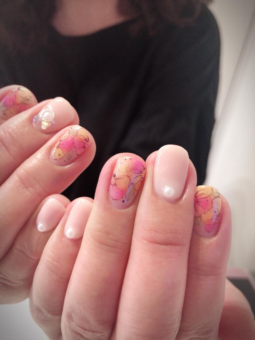 手描きフラワーネイル Kupulau Nail所属 Haruのネイルデザイン ミニモ