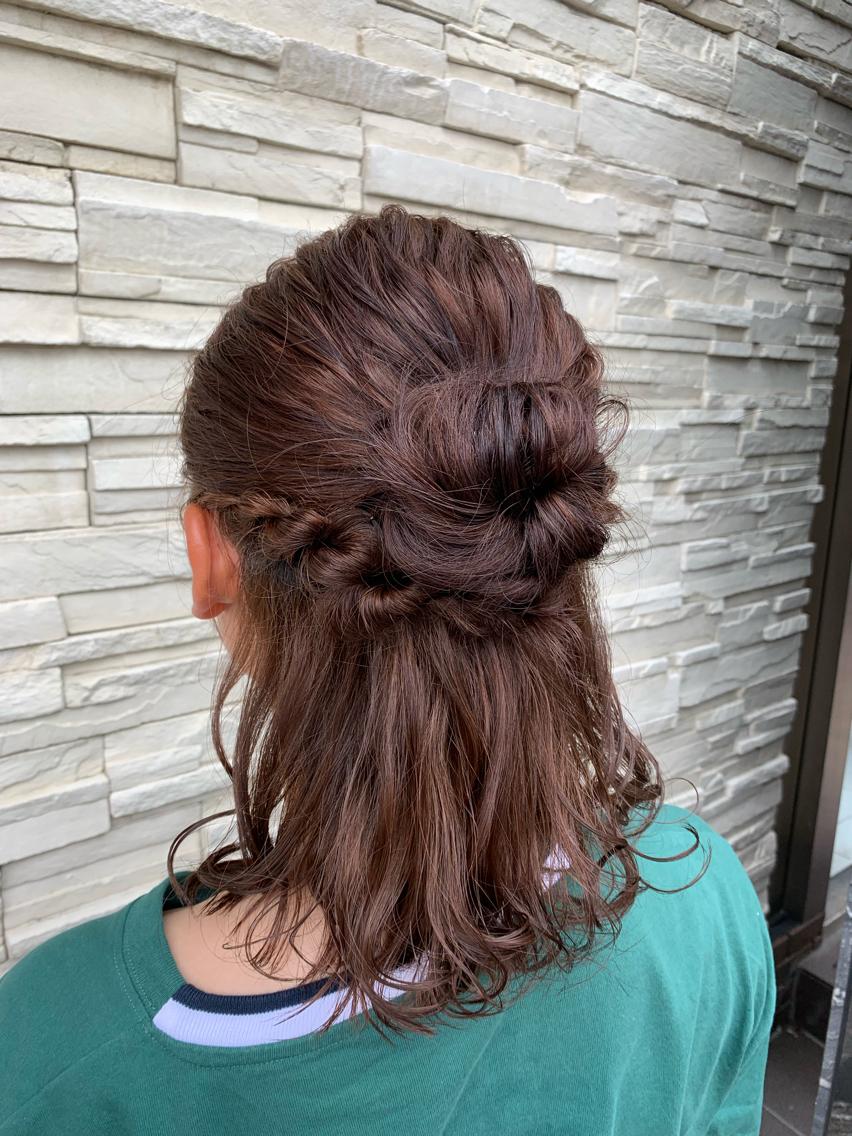 ハーフアップ 21年夏人気のハーフアップのヘアアレンジ 髪型カタログ 45ページ目 ミニモ
