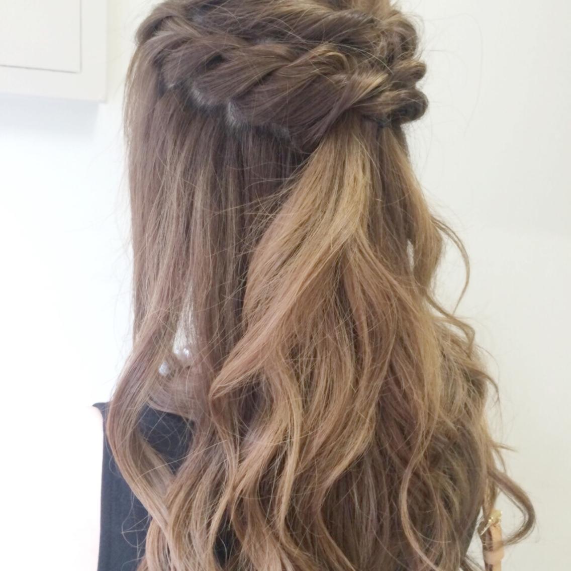 ベスト50 ハーフ アップ 編み込み ロング 自由 髪型 コレクション