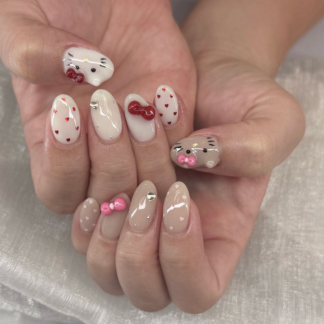 ハローキティネイル リボンでめっちゃかわいい〜 見るたびにキュンし