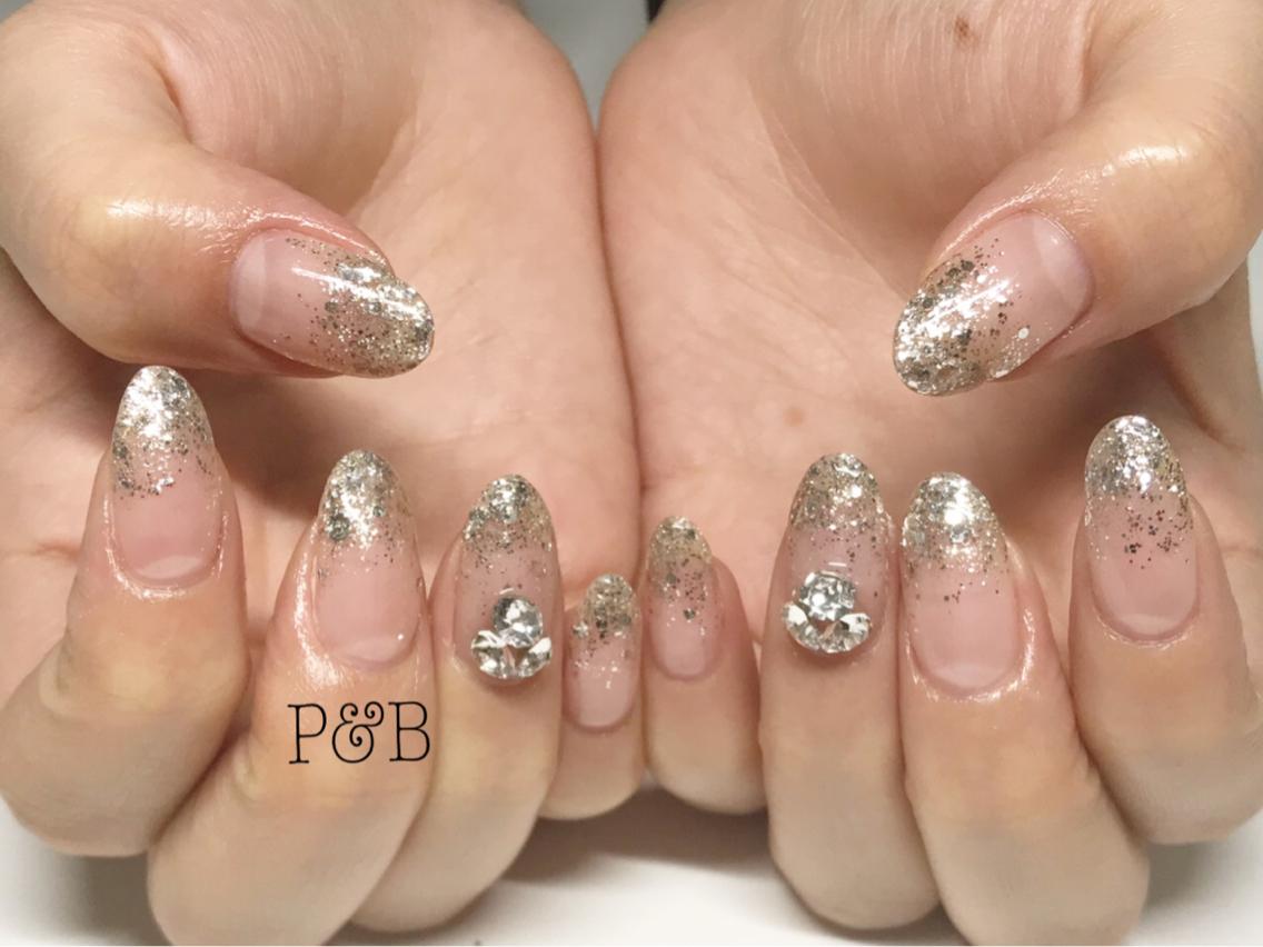 ラメグラにVカット💅 |P and B所属・pii(ネイリスト)のネイル