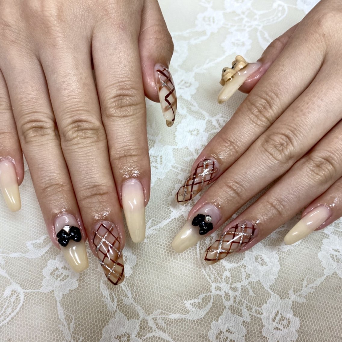 大阪府でミラーネイルが上手いネイルサロン＆人気ネイリスト予約 - ミニモ