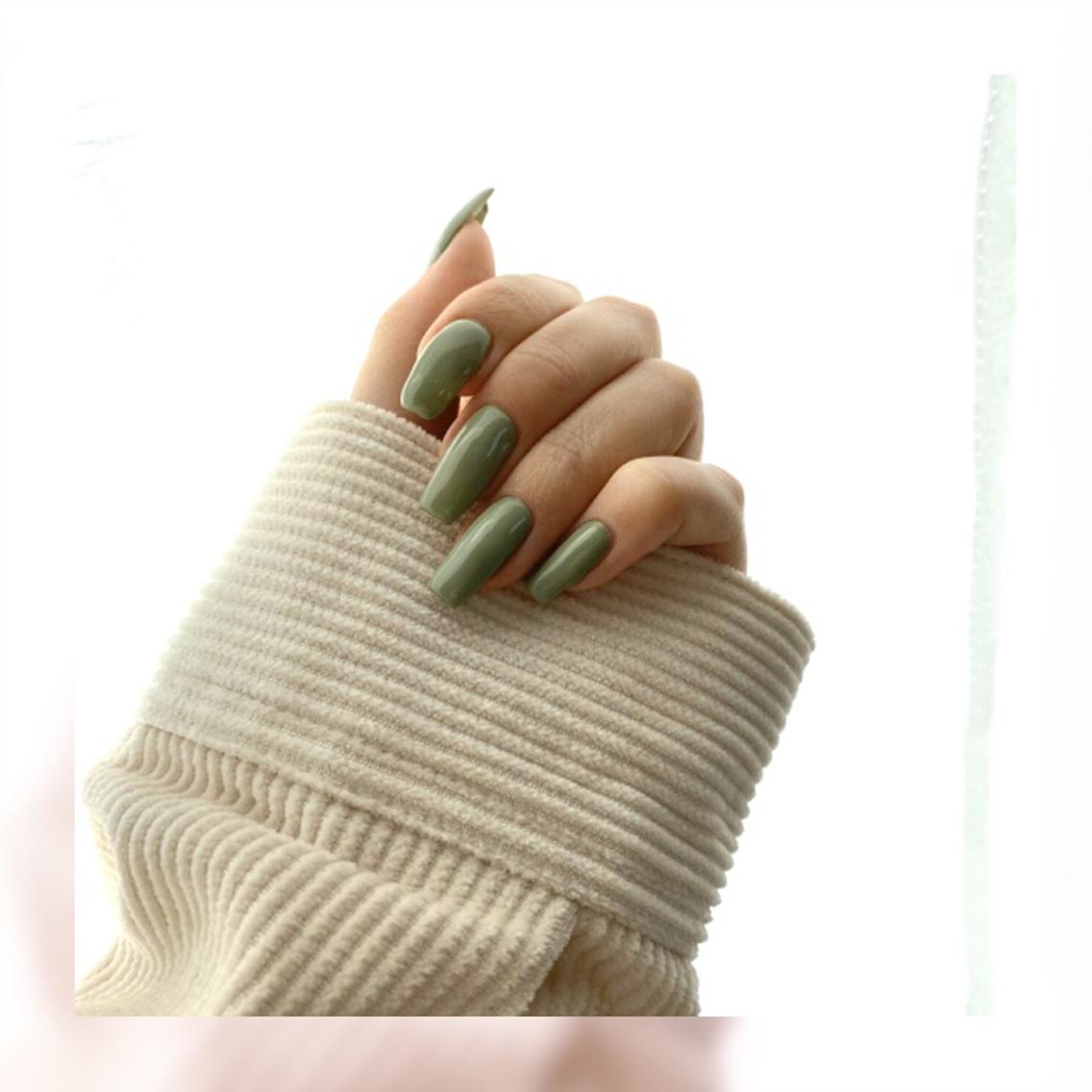Ambrose Nailのネイルサロン スタッフ情報 Ueda Tatsuya Minimo ミニモ