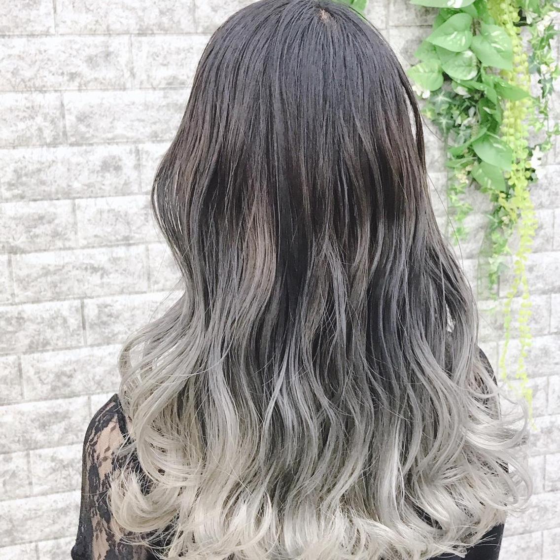 ザハイライツ　thehighlights フーディ　ライトグレー ザハイライツ thehighlights フーディ ライトグレー トップス