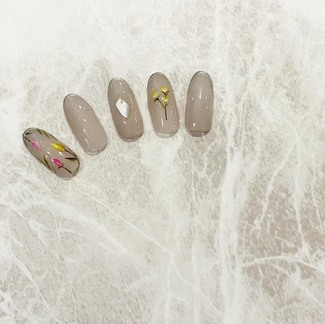 Lico Nail Eyelashのネイルサロン スタッフ情報 小野 思月 Minimo ミニモ