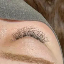 立川市 ボリュームラッシュ マツエクサロン お得に予約するなら ミニモ